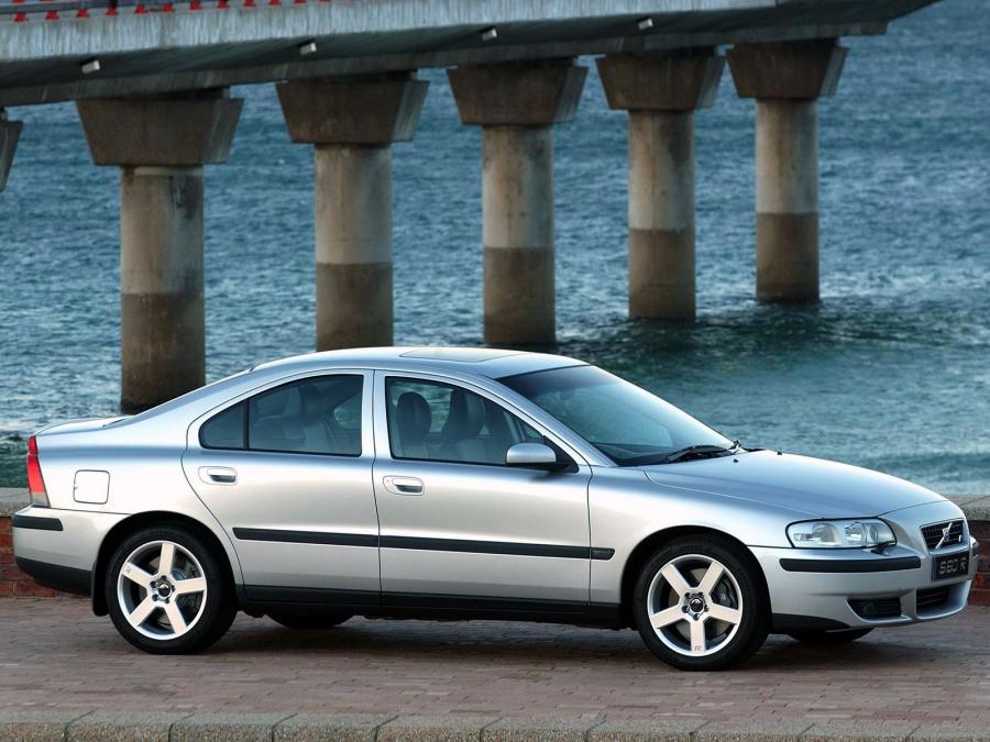  Volvo S60 R 2004 года  (ZA) (фото 18 из 21)